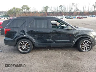 2017 Ford Explorer Sport с VIN 1FM5K8GTXHGA53172, выставлен на аукционе IAAI как лот 41848075 с пробегом 159 843 миль миль и . История ставок и продаж доступна на DreamBid. Изображение 13.