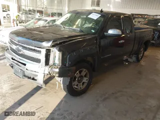 2010 Chevrolet Silverado 1500 LT with VIN 1GCSKSE31AZ155171, listed as a IAAI auction lot 41619404 with 209,422 mi miles. Bid and sale history available at carsss.com. Image 2.
