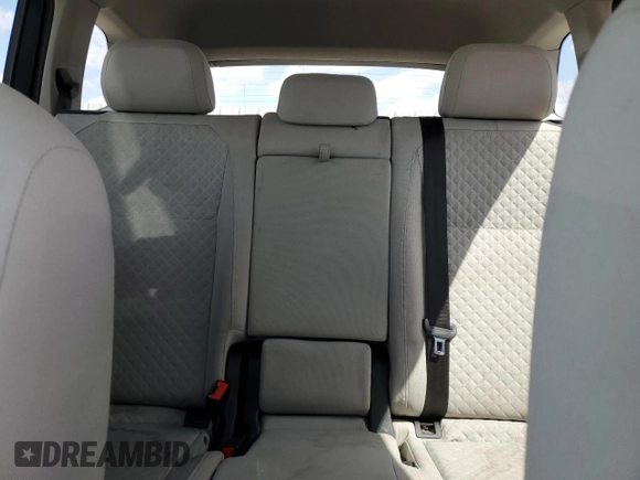 2018 Volkswagen Tiguan S z VIN 3VV1B7AX0JM068527, wystawiony jako Copart lot #51419805 z przebiegiem 86 169 mil mil oraz Szkoda całkowita • Salvage title. Historia ofert i sprzedaży dostępna na DreamBid. Obrazek 10.