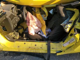 2003 Toyota MR2 z VIN JTDFR320X30066154, wystawiony jako Copart lot #88558225 z przebiegiem Nie podano mil oraz Szkoda całkowita • Salvage title. Historia ofert i sprzedaży dostępna na DreamBid. Obrazek 7.