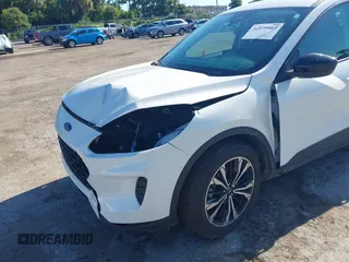 2022 Ford Escape SE z VIN 1FMCU0G64NUB84513, wystawiony jako IAAI lot #42579903 z przebiegiem 44 546 mil mil oraz . Historia ofert i sprzedaży dostępna na DreamBid. Obrazek 19.