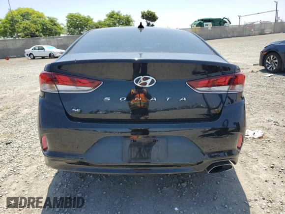 2018 Hyundai Sonata SE z VIN 5NPE24AF2JH624445, wystawiony jako Copart lot #57905695 z przebiegiem 68 785 mil mil oraz Szkoda całkowita • Salvage title. Historia ofert i sprzedaży dostępna na DreamBid. Obrazek 6.