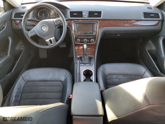 2013 Volkswagen Passat SEL Premium with VIN 1VWCM7A32DC146405, listed as a Copart auction lot 43192015 with 131,211 mi miles and Clean Title. Bid and sale history available at carsss.com. Image 8.