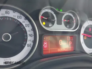 2014 FIAT 500L Lounge z VIN ZFBCFACH8EZ005035, wystawiony jako IAAI lot #41824368 z przebiegiem 80 914 mil mil oraz . Historia ofert i sprzedaży dostępna na DreamBid. Obrazek 7.