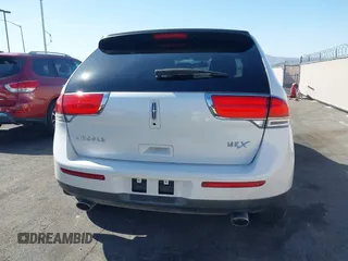 2013 Lincoln MKX with VIN 2LMDJ6JK4DBL09038, listed as a IAAI auction lot 42035674 with 196,693 mi miles. Bid and sale history available at carsss.com. Image 16.