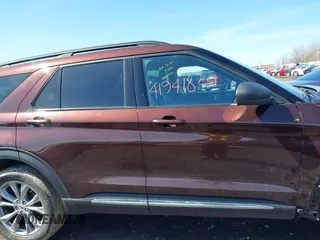2020 Ford Explorer XLT with VIN 1FMSK8DHXLGA66970, listed as a IAAI auction lot 41941824 with 81,187 mi miles. Bid and sale history available at carsss.com. Image 13.