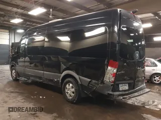 2015 Mercedes-Benz Sprinter Passenger with VIN WDZPE8CC1FP134956, listed as a IAAI auction lot 41388855 with 27,998 mi miles. Bid and sale history available at carsss.com. Image 3.