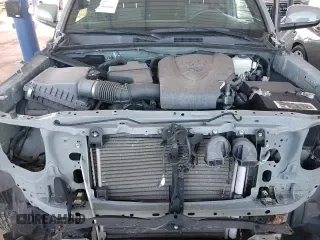 2022 Toyota Tacoma SR5 z VIN 3TMDZ5BN4NM121485, wystawiony jako Copart lot #81925755 z przebiegiem 11 198 mil mil oraz Szkoda całkowita • Salvage title. Historia ofert i sprzedaży dostępna na DreamBid. Obrazek 13.