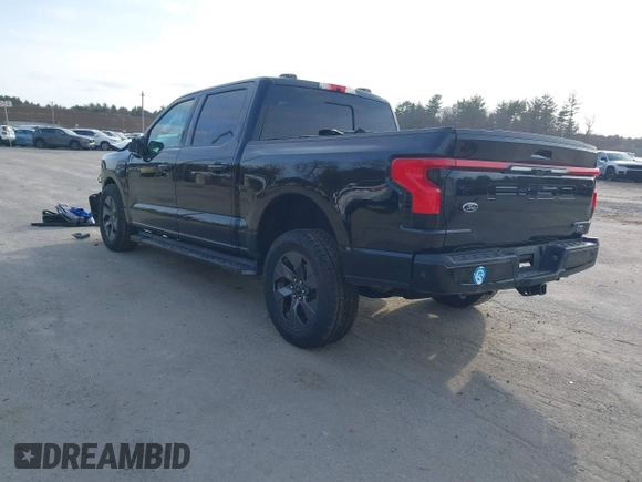2022 Ford F-150 Lightning Pro z VIN 1FT6W1EV3NWG03970, wystawiony jako IAAI lot #41801986 z przebiegiem 29 815 mil mil oraz . Historia ofert i sprzedaży dostępna na DreamBid. Obrazek 3.