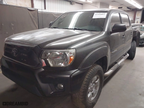 2013 Toyota Tacoma with VIN 3TMLU4EN5DM119775, listed as a IAAI auction lot 41999062 with 122,757 mi miles. Bid and sale history available at carsss.com. Image 17.