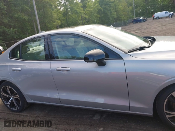 2024 Volvo S60 Core Dark Theme with VIN 7JRL12TK0RG294377, listed as a IAAI auction lot 42337658 with 32,034 mi miles and . Bid and sale history available at DreamBid. Image 13.