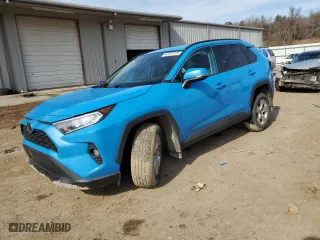 2021 Toyota RAV4 XLE with VIN 2T3P1RFV1MW183090, listed as a Copart auction lot 42237015 with 63,760 mi miles and Salvage Title. Bid and sale history available at carsss.com. Image 1.