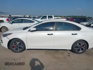 2021 Kia Forte LXS с VIN 3KPF24AD9ME304082, выставлен на аукционе IAAI как лот 42400258 с пробегом 64 053 миль миль и . История ставок и продаж доступна на DreamBid. Изображение 14.