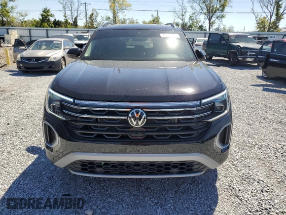 2024 Volkswagen Atlas Peak Edition SE z VIN 1V2CR2CAXRC568110, wystawiony jako Copart lot #48893395 z przebiegiem 10 441 mil mil oraz Nie do naprawy • Non repairable. Historia ofert i sprzedaży dostępna na DreamBid. Obrazek 5.