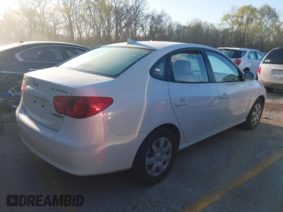 2009 Hyundai Elantra SE z VIN KMHDU46D99U680134, wystawiony jako IAAI lot #41882799 z przebiegiem 156 517 mil mil oraz . Historia ofert i sprzedaży dostępna na DreamBid. Obrazek 4.