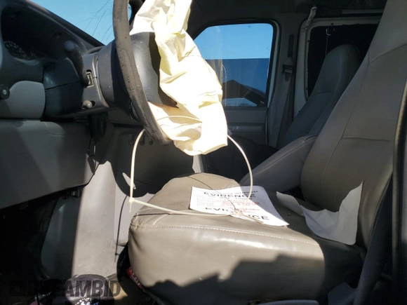 2002 Ford Econoline Passenger XL with VIN 1FMRE11242HB08362, listed as a Copart auction lot 43234805 with 117,626 mi miles and Salvage title. Bid and sale history available at DreamBid. Image 7.