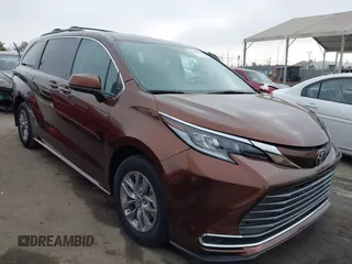 2022 Toyota Sienna LE z VIN 5TDKSKFC0NS059831, wystawiony jako IAAI lot #42635867 z przebiegiem 32 776 mil mil oraz . Historia ofert i sprzedaży dostępna na DreamBid. Obrazek 1.