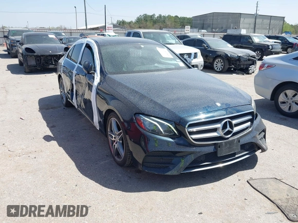 2017 Mercedes-Benz E 300 Luxury z VIN WDDZF4JB4HA082033, wystawiony jako IAAI lot #41819829 z przebiegiem 89 651 mil mil oraz . Historia ofert i sprzedaży dostępna na DreamBid. Obrazek 1.