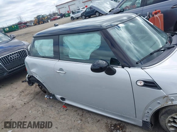 2013 MINI Cooper Hardtop with VIN WMWSU3C56DT374488, listed as a IAAI auction lot 41744603 with 82,678 mi miles. Bid and sale history available at carsss.com. Image 13.