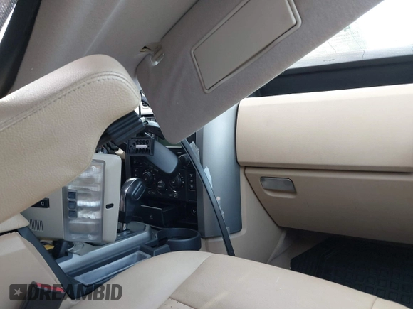 2008 Land Rover LR3 SE with VIN SALAE254X8A466692, listed as a IAAI auction lot 41609974 with 136,750 mi miles and . Bid and sale history available at DreamBid. Image 5.