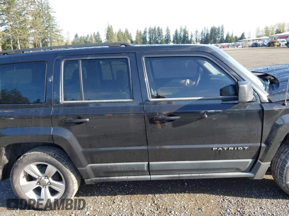 2011 Jeep Patriot Sport z VIN 1J4NT1GA6BD203899, wystawiony jako IAAI lot #41978150 z przebiegiem Nie podano mil oraz . Historia ofert i sprzedaży dostępna na DreamBid. Obrazek 13.