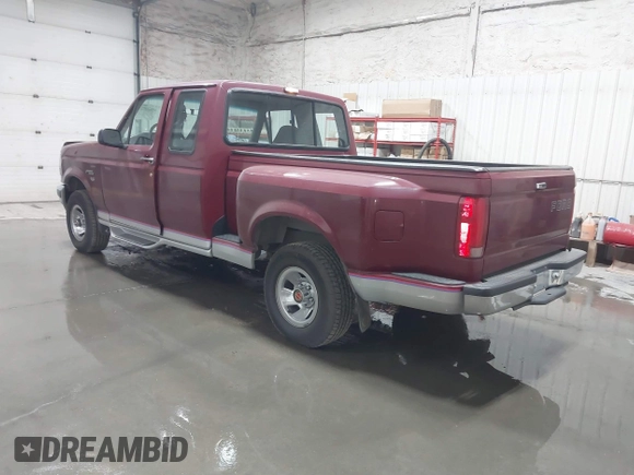 1993 Ford F-150 z VIN 1FTEX14NXPKA08103, wystawiony jako IAAI lot #41861872 z przebiegiem 153 947 mil mil oraz . Historia ofert i sprzedaży dostępna na DreamBid. Obrazek 3.