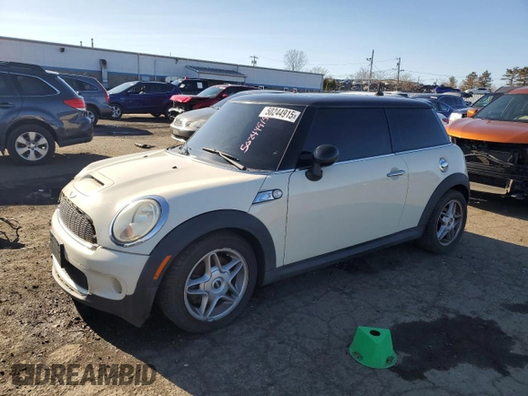 2007 MINI Hardtop S with VIN WMWMF73577TT86065, listed as a Copart auction lot 57262795 with 100,052 mi miles and Salvage Title. Bid and sale history available at DreamBid. Image 1.