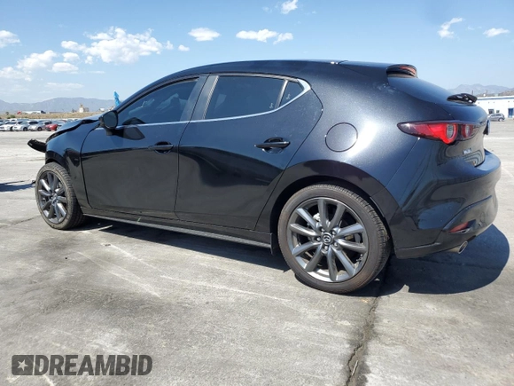 2024 Mazda 3 S Preferred z VIN JM1BPALM2R1721467, wystawiony jako Copart lot #54948775 z przebiegiem Nie podano mil oraz Szkoda całkowita • Salvage title. Historia ofert i sprzedaży dostępna na DreamBid. Obrazek 2.