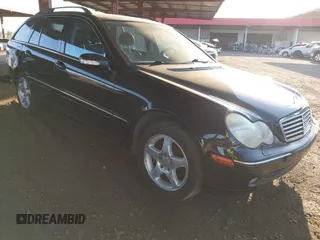 2002 Mercedes-Benz C 230/260/280/320 z VIN WDBRH64J92F163962, wystawiony jako IAAI lot #42450686 z przebiegiem Nie podano mil oraz . Historia ofert i sprzedaży dostępna na DreamBid. Obrazek 1.