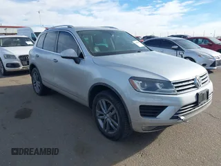 2015 Volkswagen Touareg Lux с VIN WVGEP9BP2FD001793, выставлен на аукционе IAAI как лот 41495609 с пробегом 138 239 миль миль и . История ставок и продаж доступна на DreamBid. Изображение 1.