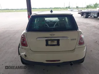 2011 MINI Hardtop with VIN WMWSU3C52BT091664, listed as a IAAI auction lot 42427367 with 110,488 mi miles and . Bid and sale history available at DreamBid. Image 16.