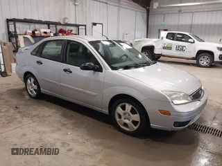 2005 Ford Focus S with VIN 1FAFP34N65W265707, listed as a IAAI auction lot 42169166 with 145,254 mi miles. Bid and sale history available at carsss.com. Image 1.