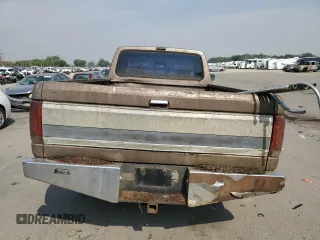 1992 Ford F-250 with VIN 1FTHX26M1NKB22897, listed as a Copart auction lot 87669905 with 0 mi miles and Clean Title. Bid and sale history available at carsss.com. Image 6.