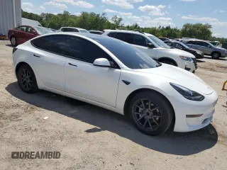 2021 Tesla Model 3 Standard Range Plus z VIN 5YJ3E1EA3MF085641, wystawiony jako Copart lot #56849295 z przebiegiem 123 350 mil mil oraz Tytuł czysty. Historia ofert i sprzedaży dostępna na DreamBid. Obrazek 4.