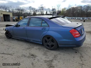 2007 Mercedes-Benz S-Class 5.5L V8 with VIN WDDNG71X77A052659, listed as a Copart auction lot 52192355 with 111,124 mi miles and Salvage Title. Bid and sale history available at carsss.com. Image 2.