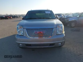 2009 GMC Denali z VIN 1GKFC062X9R274992, wystawiony jako IAAI lot #41239692 z przebiegiem 206 452 mil mil oraz . Historia ofert i sprzedaży dostępna na DreamBid. Obrazek 12.