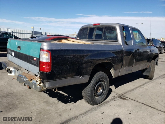1996 Toyota T100 DX with VIN JT4UN22D1T0030871, listed as a Copart auction lot 78299024 with 220,686 mi miles and Clean Title. Bid and sale history available at carsss.com. Image 3.