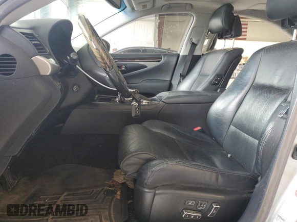 2013 Lexus LS 460 with VIN JTHCL5EF0D5018682, listed as a Copart auction lot 55614405 with 138,319 mi miles and Salvage title. Bid and sale history available at DreamBid. Image 7.