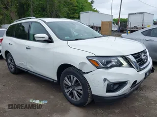 2019 Nissan Pathfinder SV z VIN 5N1DR2MM5KC577300, wystawiony jako IAAI lot #42271469 z przebiegiem 110 849 mil mil oraz . Historia ofert i sprzedaży dostępna na DreamBid. Obrazek 1.