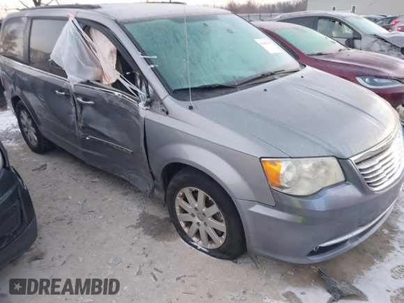 2014 Chrysler Town & Country Touring z VIN 2C4RC1BG2ER131605, wystawiony jako IAAI lot #41406423 z przebiegiem 167 567 mil mil oraz . Historia ofert i sprzedaży dostępna na DreamBid. Obrazek 1.