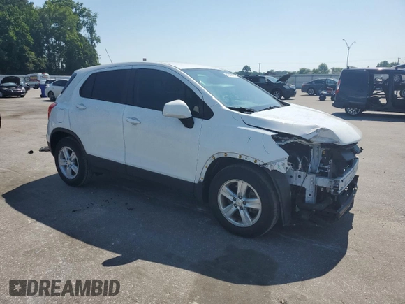 2020 Chevrolet Trax LS with VIN KL7CJKSB2LB085675, listed as a Copart auction lot 61340375 with 40,749 mi miles and Salvage title. Bid and sale history available at DreamBid. Image 4.