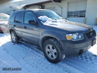2006 Ford Escape XLT with VIN 1FMCU031X6KA42187, listed as a Copart auction lot 45394755 with 102,193 mi miles and Salvage Title. Bid and sale history available at carsss.com. Image 4.