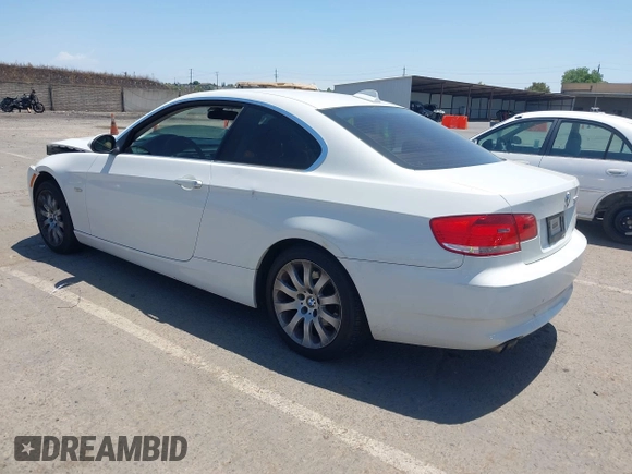 2007 BMW 3 Series 328xi z VIN WBAWC33537PD06475, wystawiony jako IAAI lot #42368910 z przebiegiem 101 579 mil mil oraz . Historia ofert i sprzedaży dostępna na DreamBid. Obrazek 3.