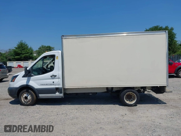2018 Ford Transit z VIN 1FDBF8ZM8JKA99681, wystawiony jako IAAI lot #42656275 z przebiegiem 65 897 mil mil oraz . Historia ofert i sprzedaży dostępna na DreamBid. Obrazek 14.