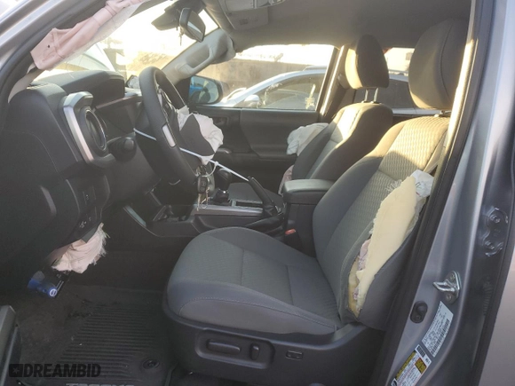 2020 Toyota Tacoma 2WD SR5 with VIN 3TMAZ5CN4LM138902, listed as a Copart auction lot 83234744 with 25,447 mi miles and Salvage Title. Bid and sale history available at carsss.com. Image 7.