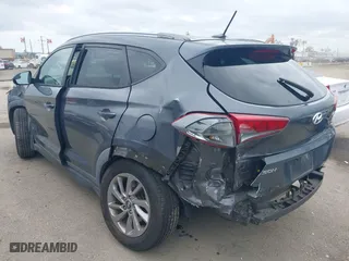 2016 Hyundai Tucson SE with VIN KM8J33A44GU176739, listed as a IAAI auction lot 41901421 with 85,377 mi miles. Bid and sale history available at carsss.com. Image 3.