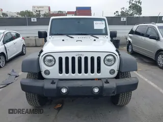 2017 Jeep Wrangler Unlimited Sport z VIN 1C4BJWDGXHL623183, wystawiony jako IAAI lot #42373238 z przebiegiem 98 972 mil mil oraz . Historia ofert i sprzedaży dostępna na DreamBid. Obrazek 12.