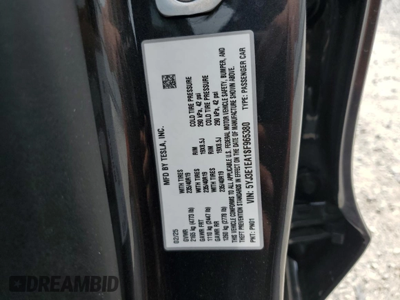 2025 Tesla Model 3 Long Range z VIN 5YJ3E1EA1SF965380, wystawiony jako Copart lot #59532105 z przebiegiem 2 641 mil mil oraz Szkoda całkowita • Salvage title. Historia ofert i sprzedaży dostępna na DreamBid. Obrazek 12.