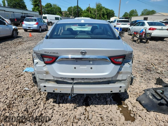 2020 Nissan Maxima S with VIN 1N4AA6BV4LC384449, listed as a Copart auction lot 61829425 with 43,979 mi miles and Salvage title. Bid and sale history available at DreamBid. Image 6.