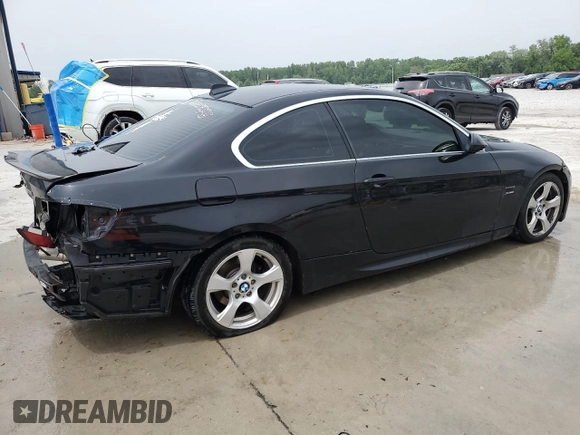 2009 BMW 3 Series 328i xDrive z VIN WBAWC33509P470248, wystawiony jako Copart lot #56747465 z przebiegiem 130 161 mil mil oraz Szkoda całkowita • Salvage title. Historia ofert i sprzedaży dostępna na DreamBid. Obrazek 3.
